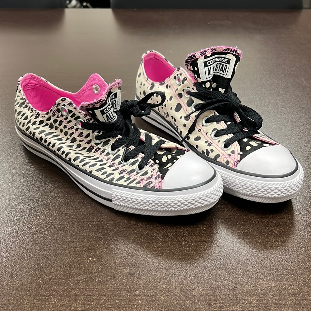 Converse NWT Womens 9.5 US